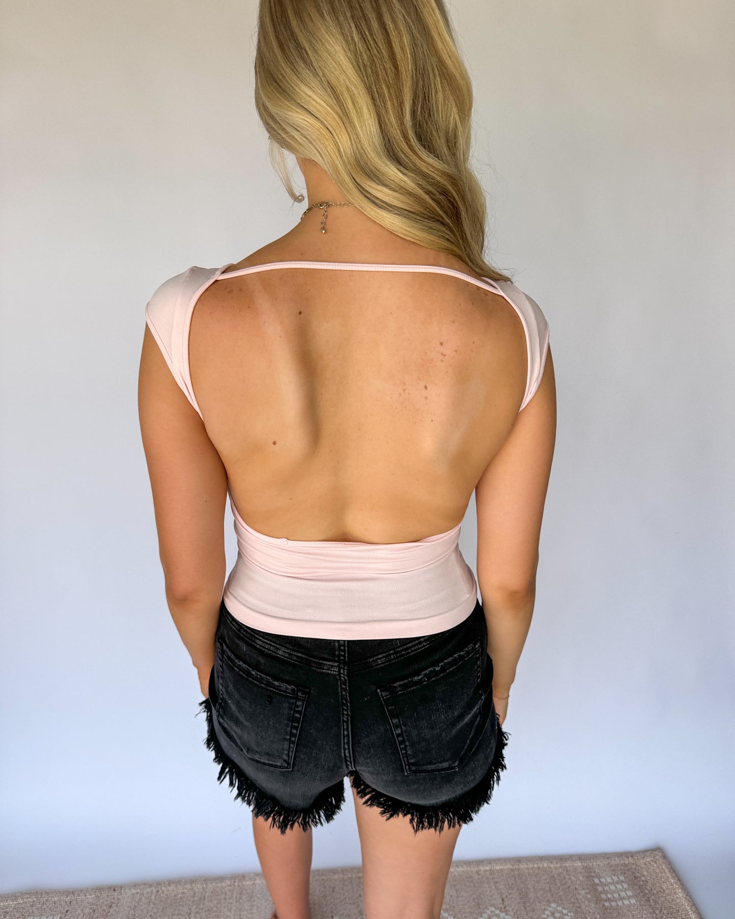 Luna Seamless Open Back Top *Pink*