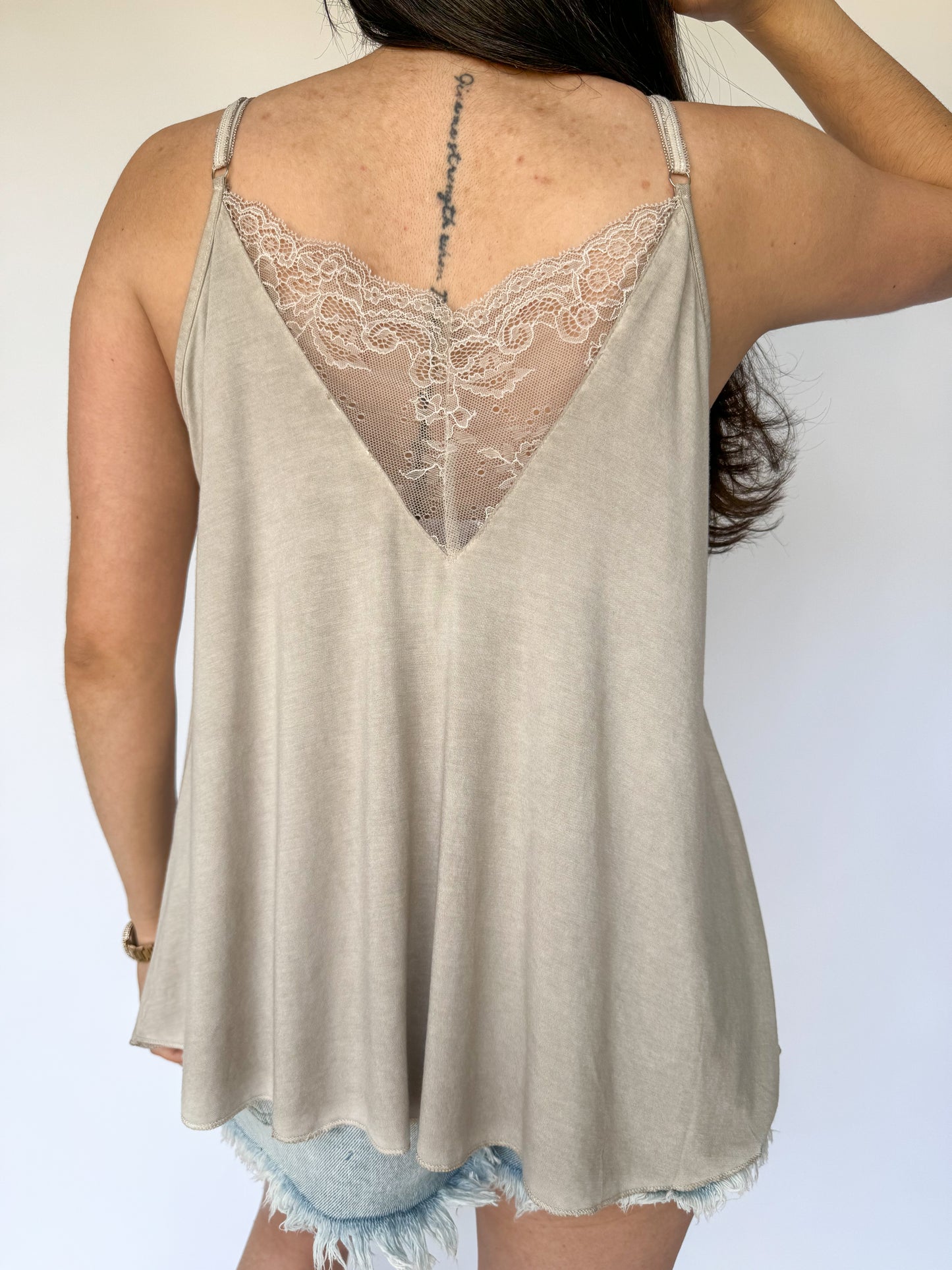 Made You Look Lace Cami Top *Taupe*